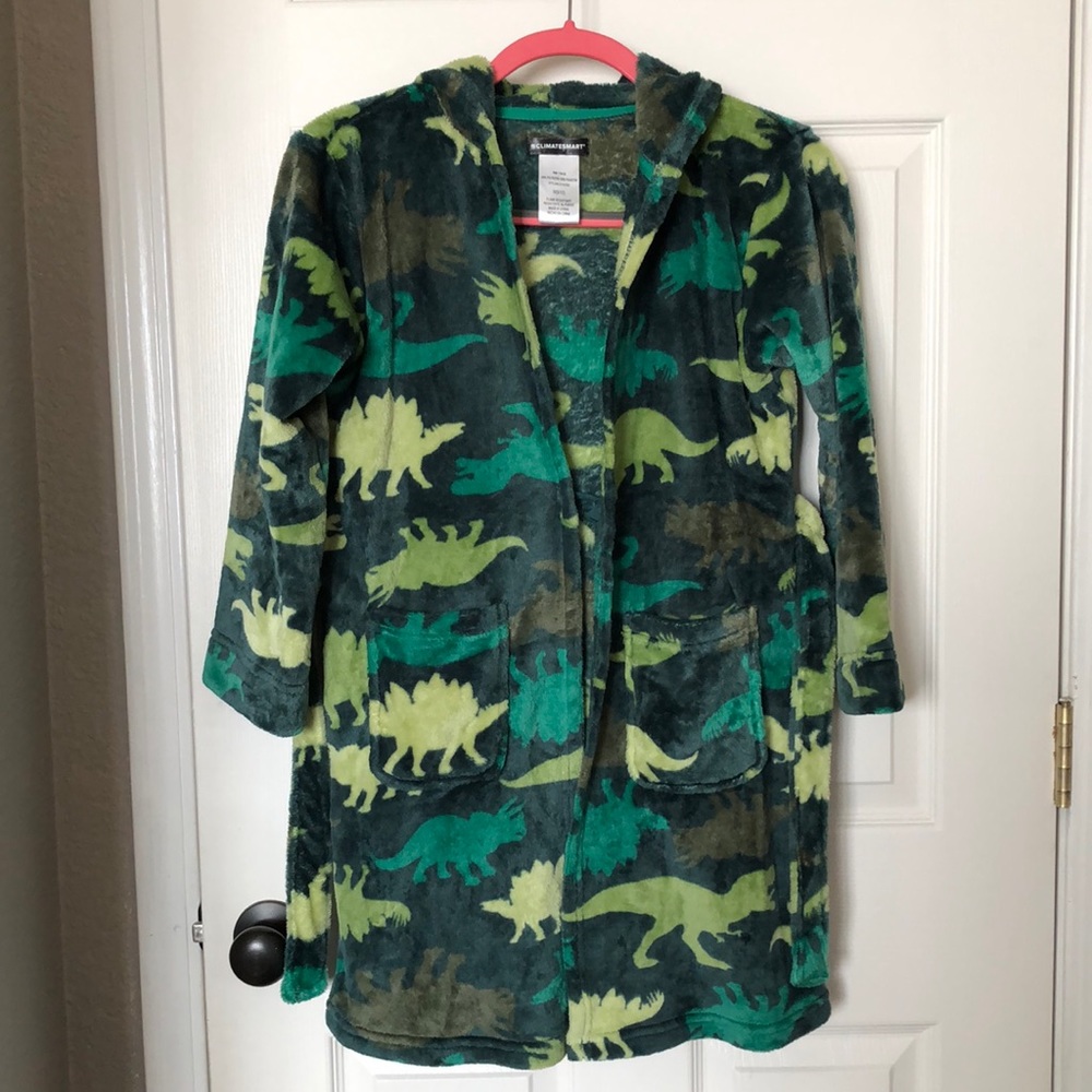 Climatesmart Dino 🦖 Youth Medium Supersoft Robe